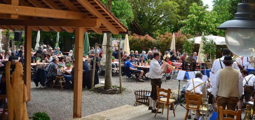Gaststätte, Gasthof, Restaurant, Biergarten, Zimmervermietung, Ferienwohnung, Landgasthof "Zum Goldenen Kreuz" Pfrungen