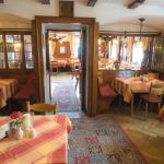 Gaststube, Restaurant, Landgasthof "Zum Goldenen Kreuz" Pfrungen