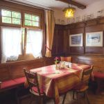 Gaststube, Restaurant, Landgasthof "Zum Goldenen Kreuz" Pfrungen