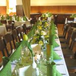 Der Festsaal festlich eingedeckt, Landgasthof "Zum Goldenen Kreuz"